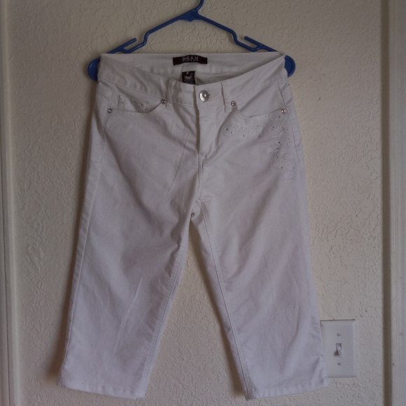 Beau Dawson Pants - White Capri Pants